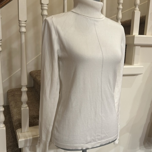 White House turtleneck - Picture 7 of 7